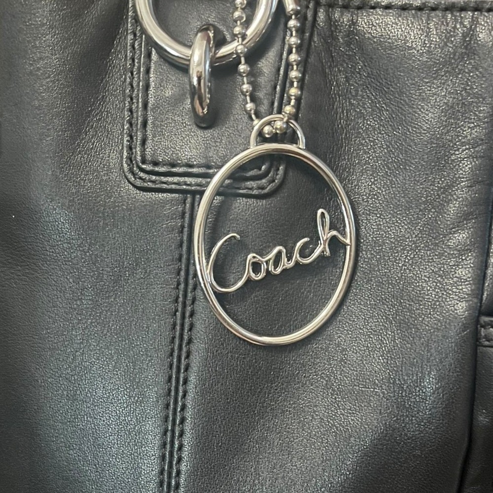 Vintage COACH Y2K Round Script Logo Silver Metal Bag Charm/Purse Hangtag - Picture 2 of 3